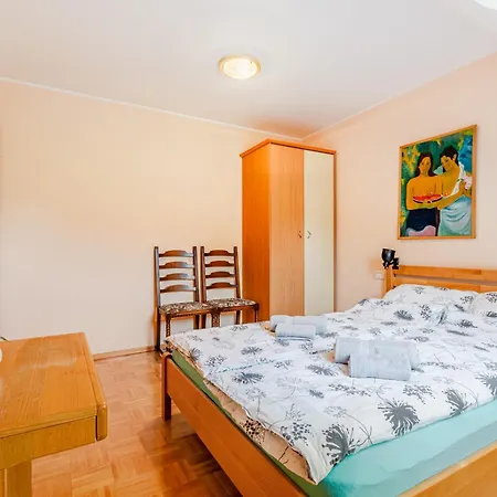 Bruna Vucic ボヴェツ