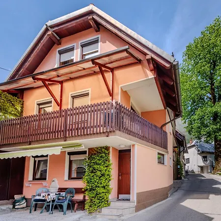 Bruna Vucic ゲストハウス ボヴェツ